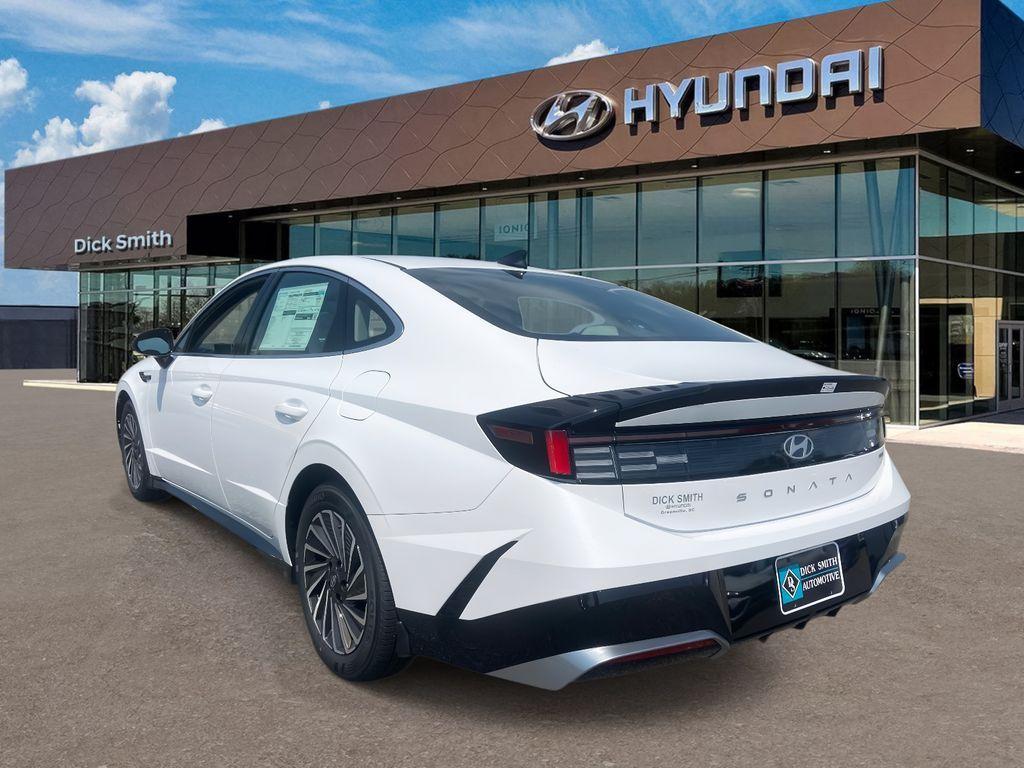 new 2025 Hyundai Sonata Hybrid car