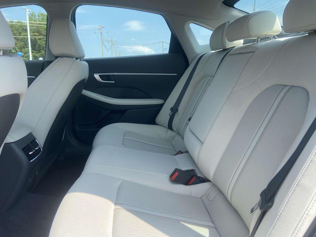 new 2025 Hyundai Sonata Hybrid car