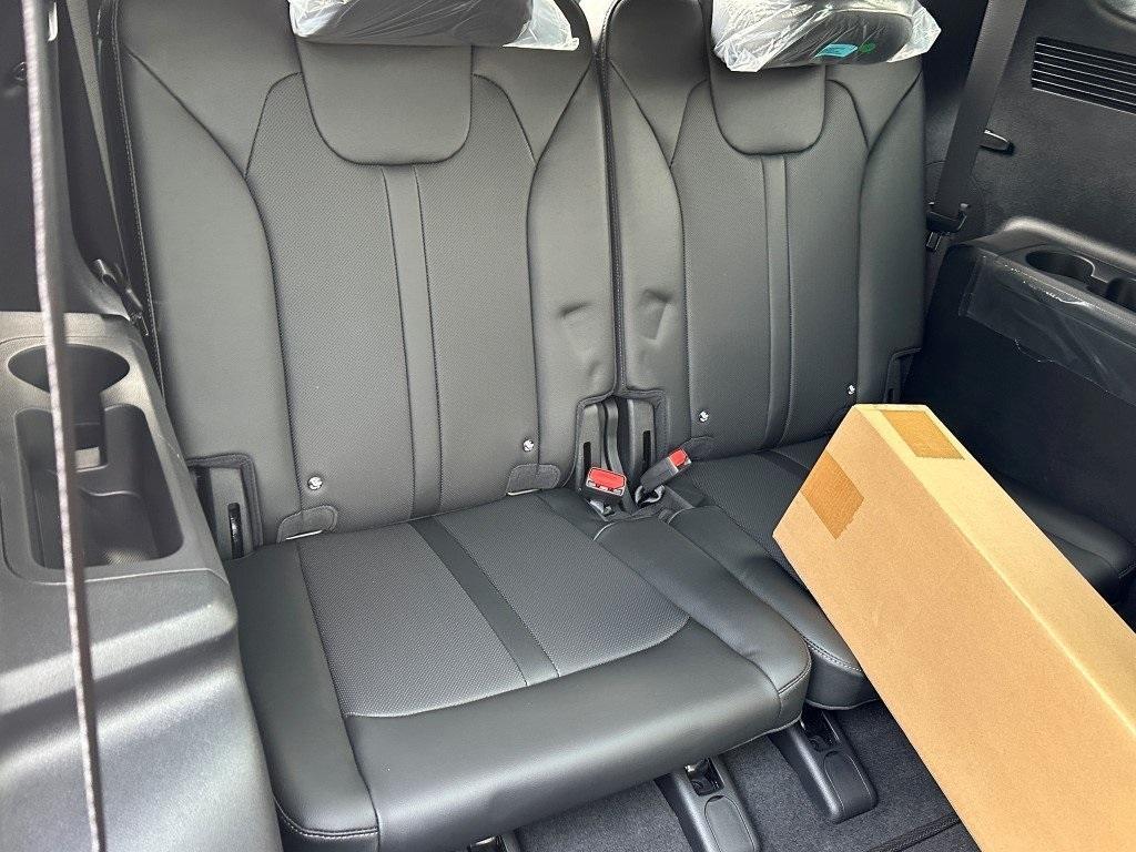 new 2025 Kia Sorento car, priced at $47,977