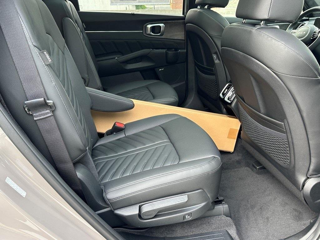 new 2025 Kia Sorento car, priced at $47,977