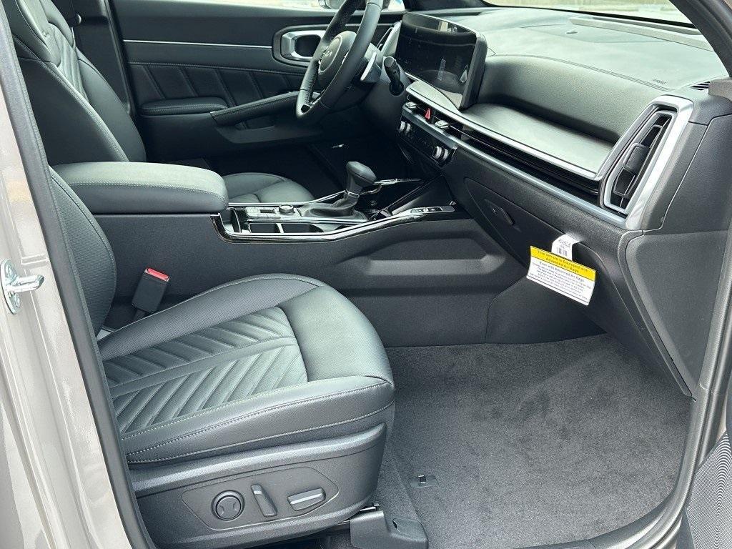 new 2025 Kia Sorento car, priced at $47,977