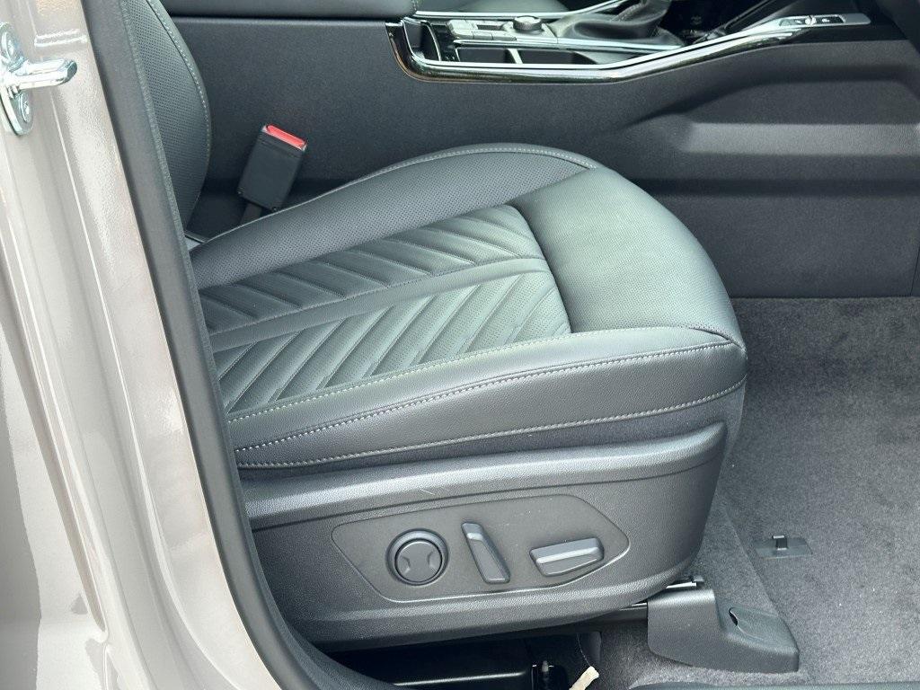 new 2025 Kia Sorento car, priced at $47,977