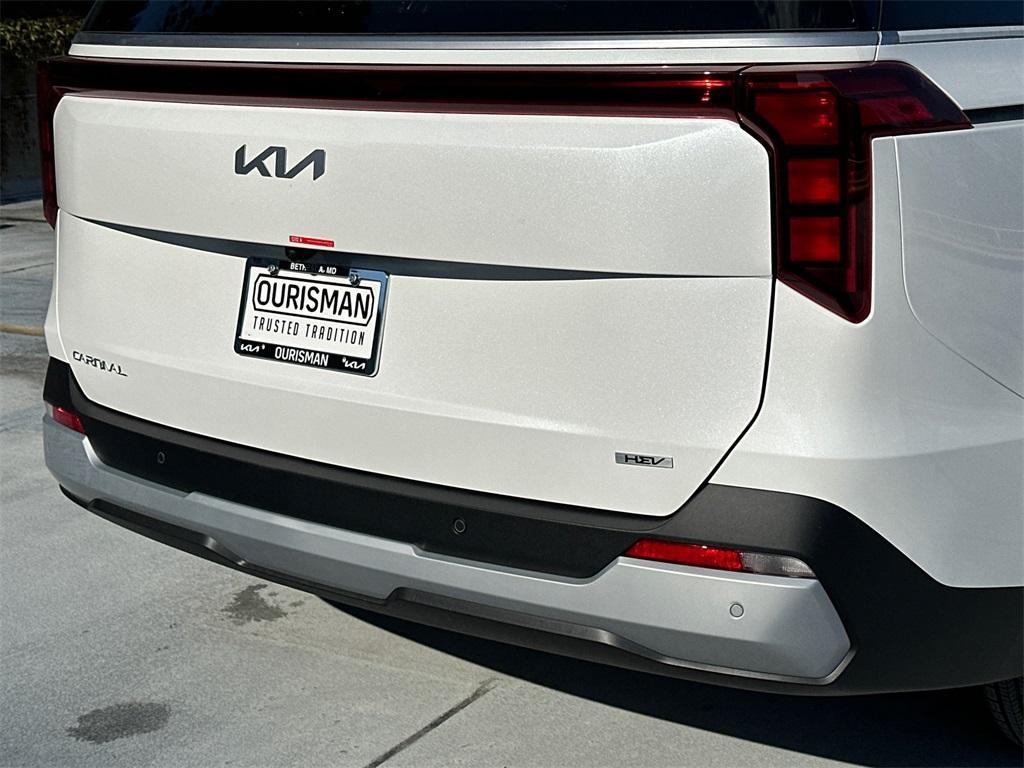 new 2026 Kia Carnival Hybrid car, priced at $42,282