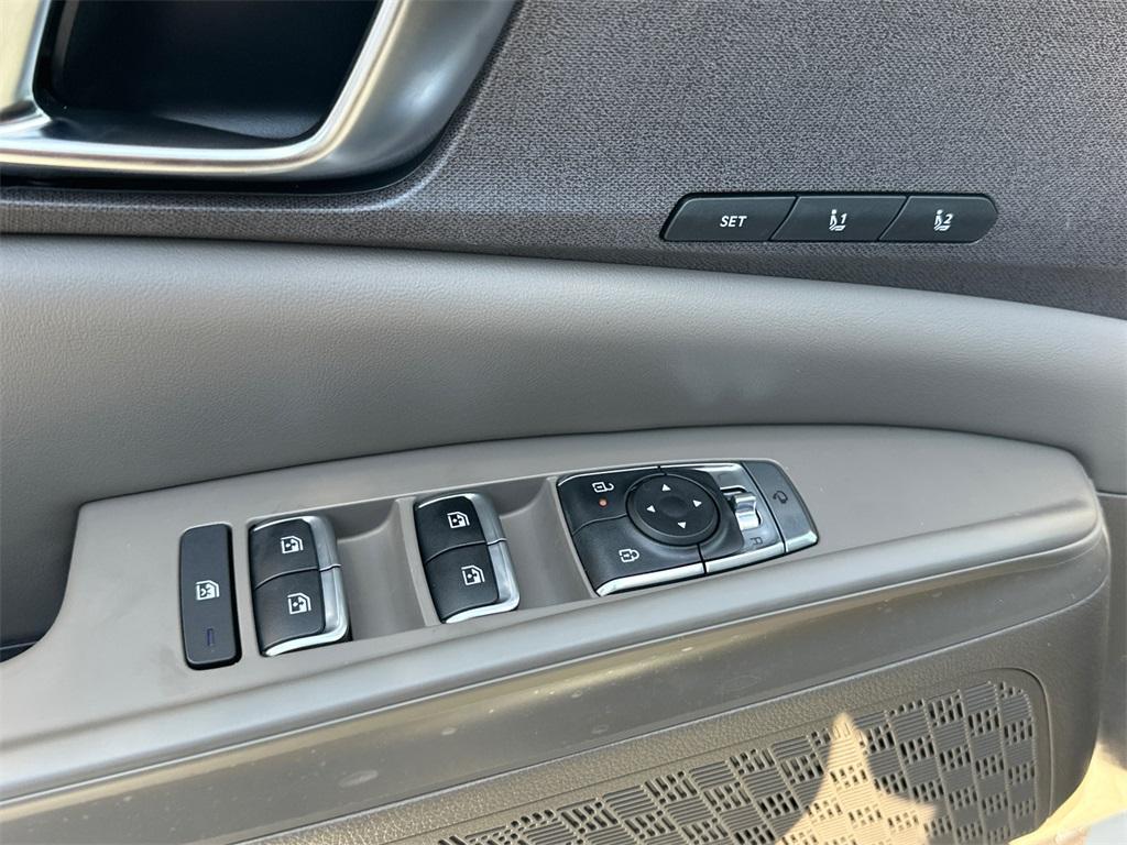 new 2026 Kia Carnival Hybrid car, priced at $42,282