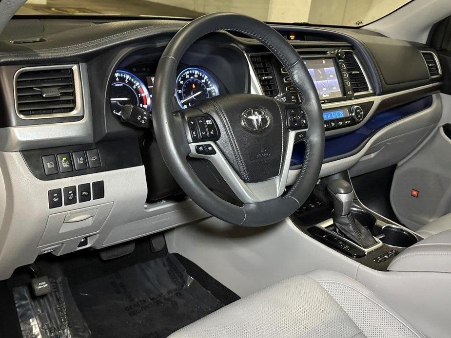 used 2014 Toyota Highlander car, priced at $21,947