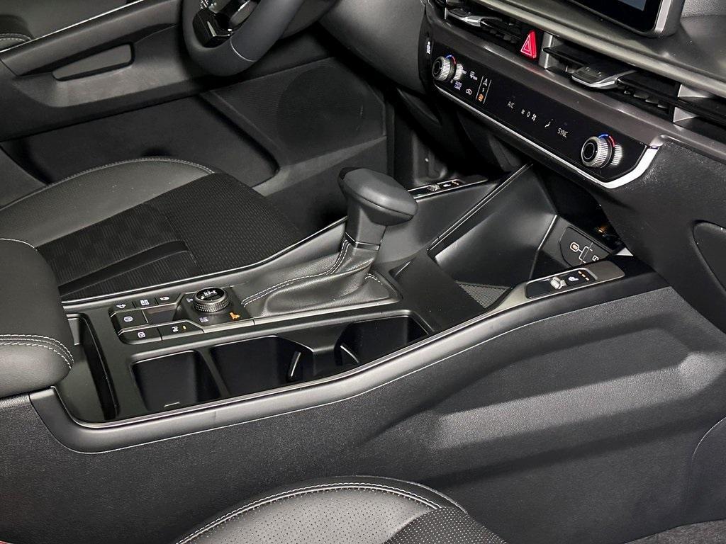 new 2025 Kia Sorento car, priced at $40,957