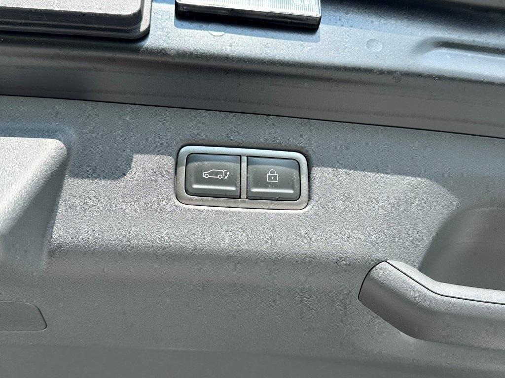 new 2026 Kia EV9 car, priced at $61,540