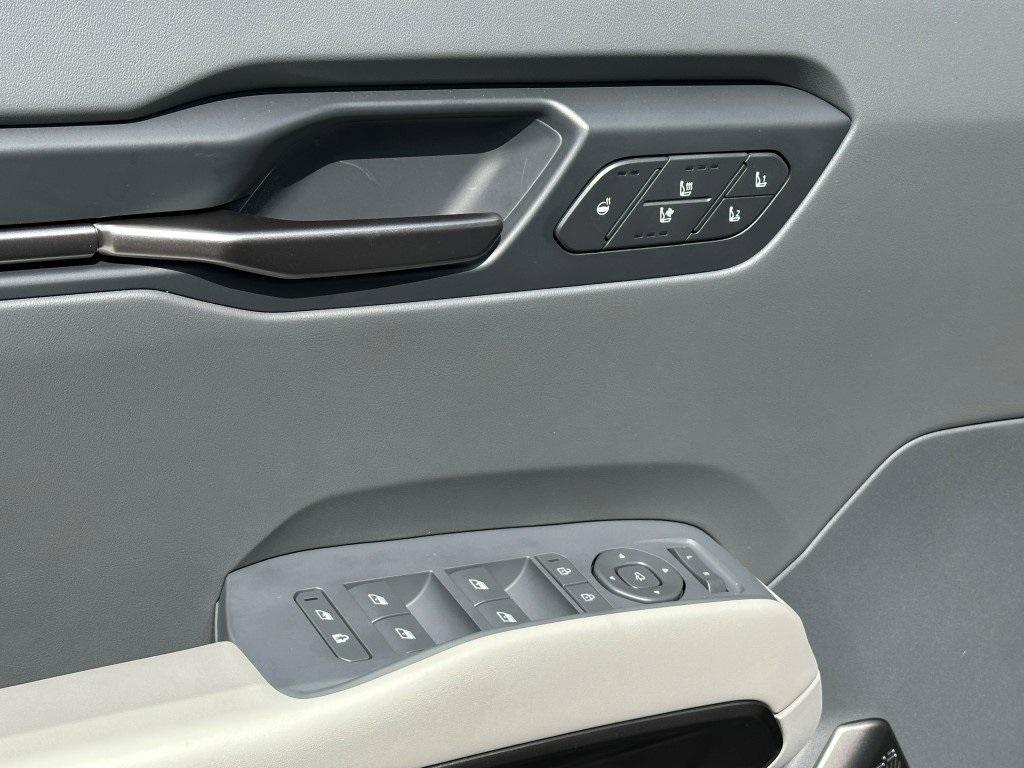 new 2026 Kia EV9 car, priced at $61,540