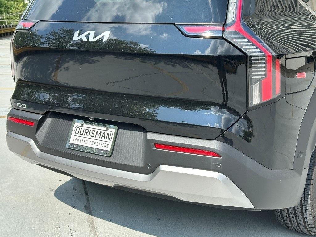 new 2026 Kia EV9 car, priced at $61,540