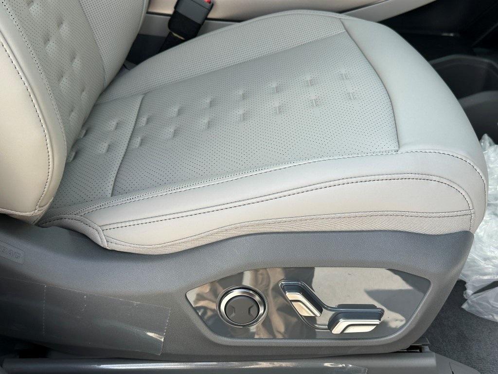 new 2026 Kia EV9 car, priced at $61,540