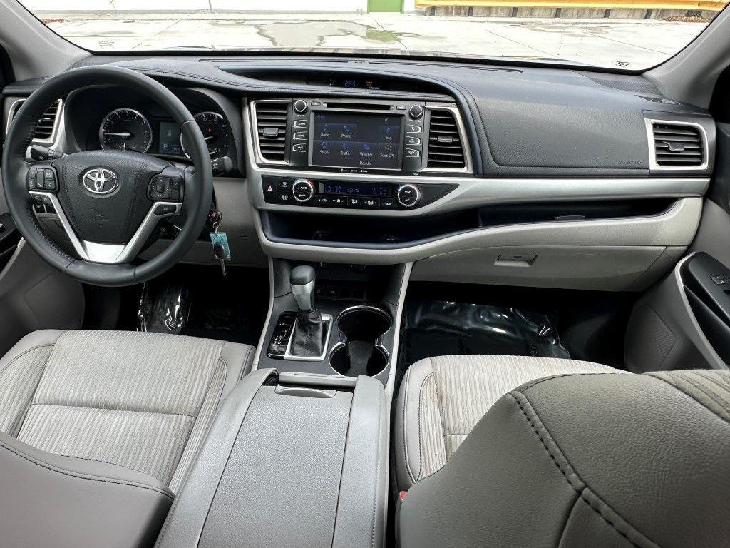 used 2016 Toyota Highlander car, priced at $18,995