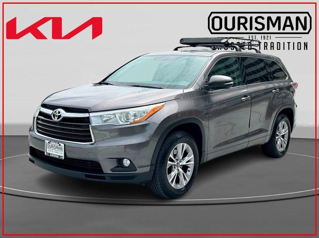 used 2016 Toyota Highlander car, priced at $18,995