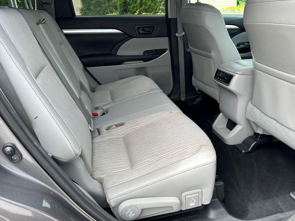 used 2016 Toyota Highlander car, priced at $18,995