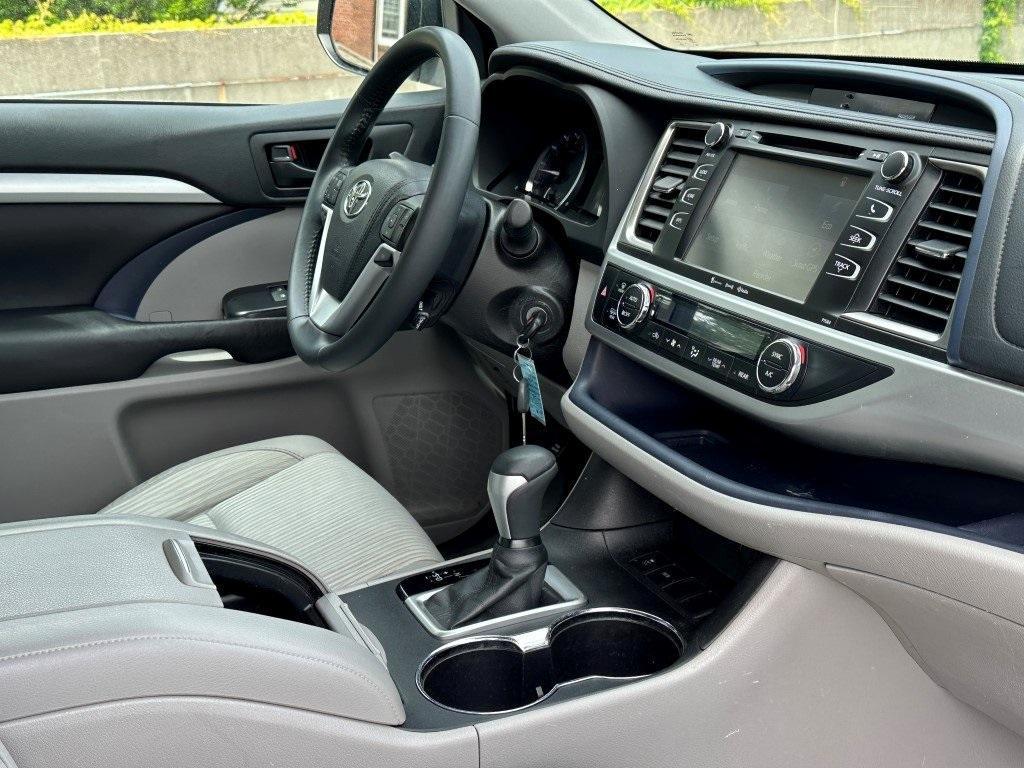 used 2016 Toyota Highlander car, priced at $18,995