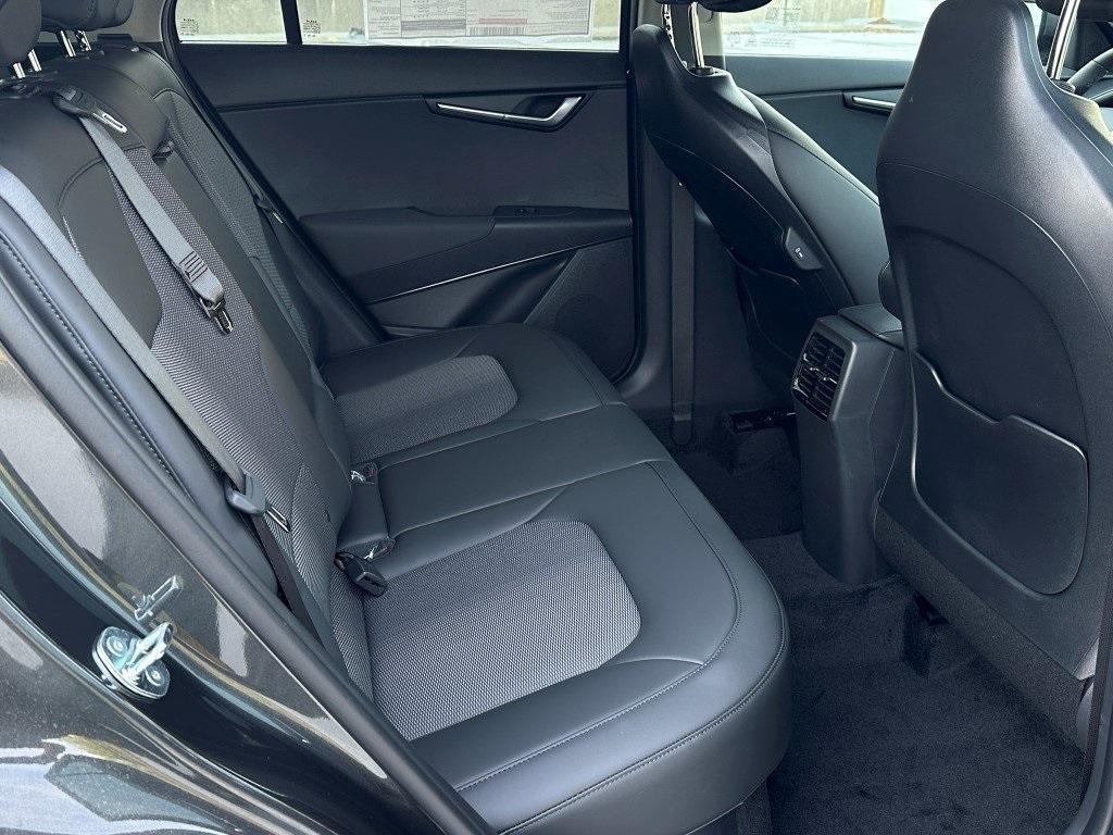 new 2025 Kia Niro car, priced at $33,606