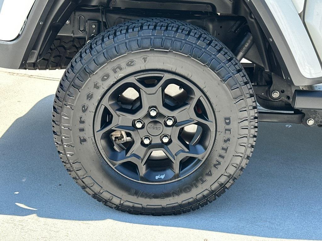 used 2023 Jeep Gladiator car, priced at $28,250