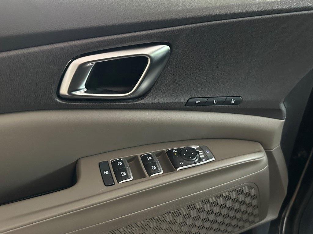 new 2025 Kia Carnival car, priced at $42,381