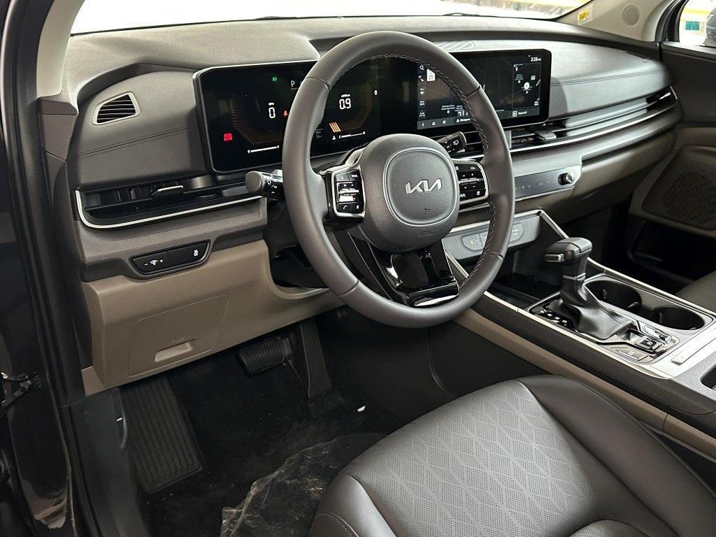 new 2025 Kia Carnival car, priced at $42,381