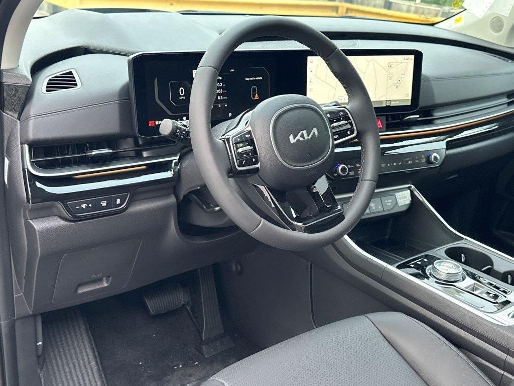new 2025 Kia Carnival Hybrid car, priced at $55,349