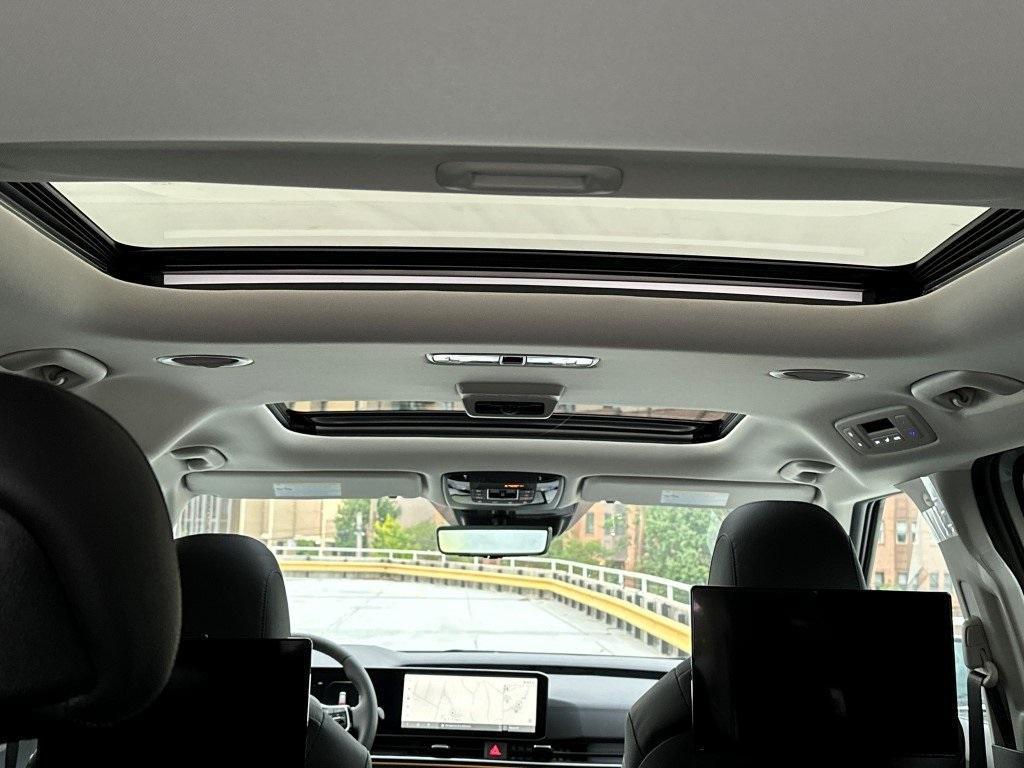 new 2025 Kia Carnival Hybrid car, priced at $55,349