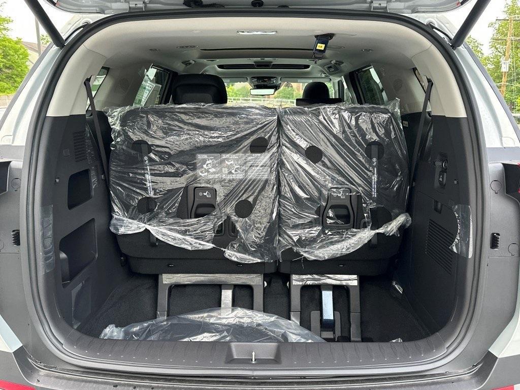 new 2025 Kia Carnival Hybrid car, priced at $55,349