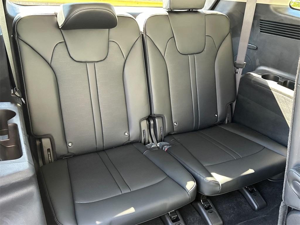 new 2025 Kia Sorento Hybrid car, priced at $36,524