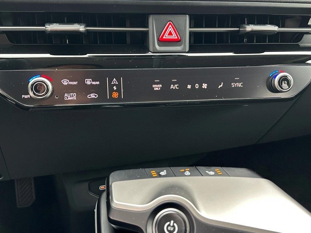 new 2025 Kia EV6 car, priced at $54,140