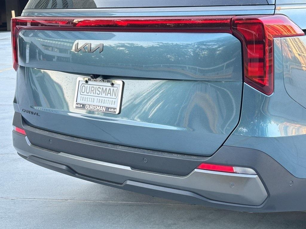 new 2025 Kia Carnival car, priced at $48,073