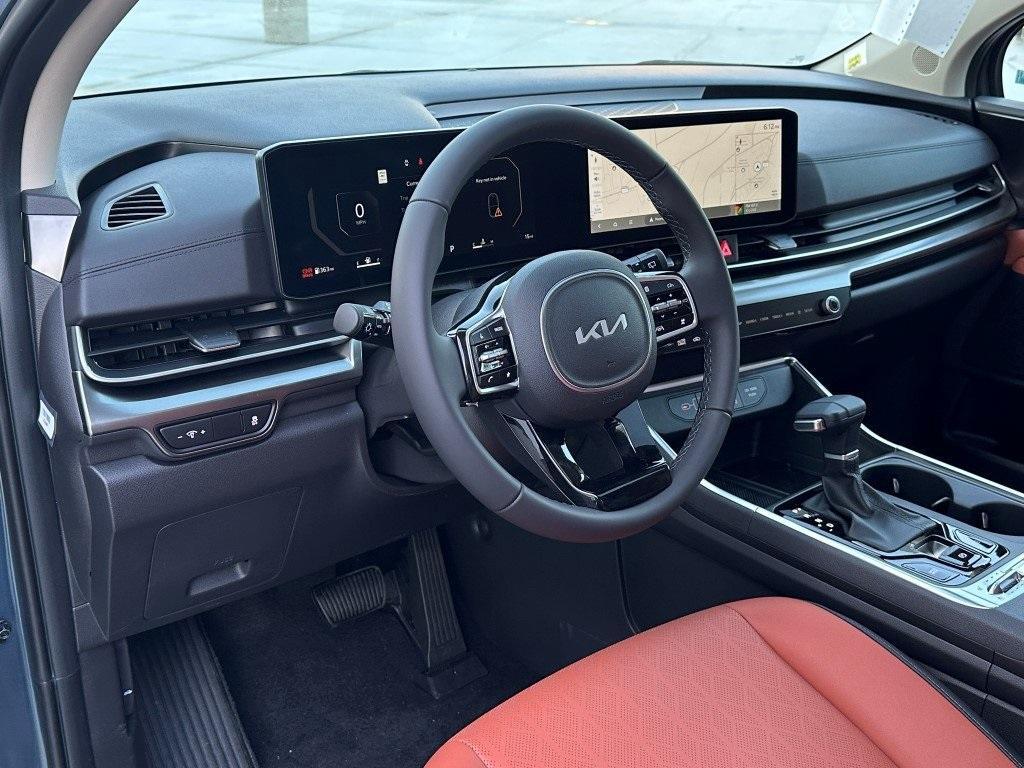 new 2025 Kia Carnival car, priced at $48,073