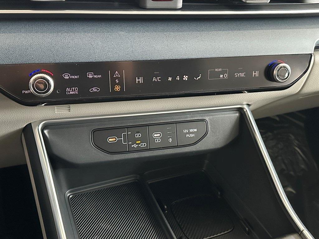 new 2025 Kia Carnival car, priced at $42,327