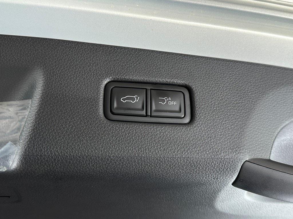 new 2025 Kia Carnival car, priced at $42,327