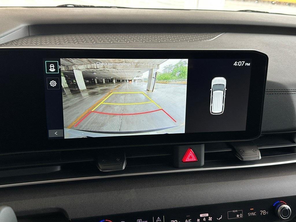 new 2025 Kia Carnival car, priced at $42,327
