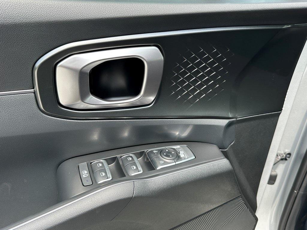 new 2025 Kia Sorento Hybrid car, priced at $37,849