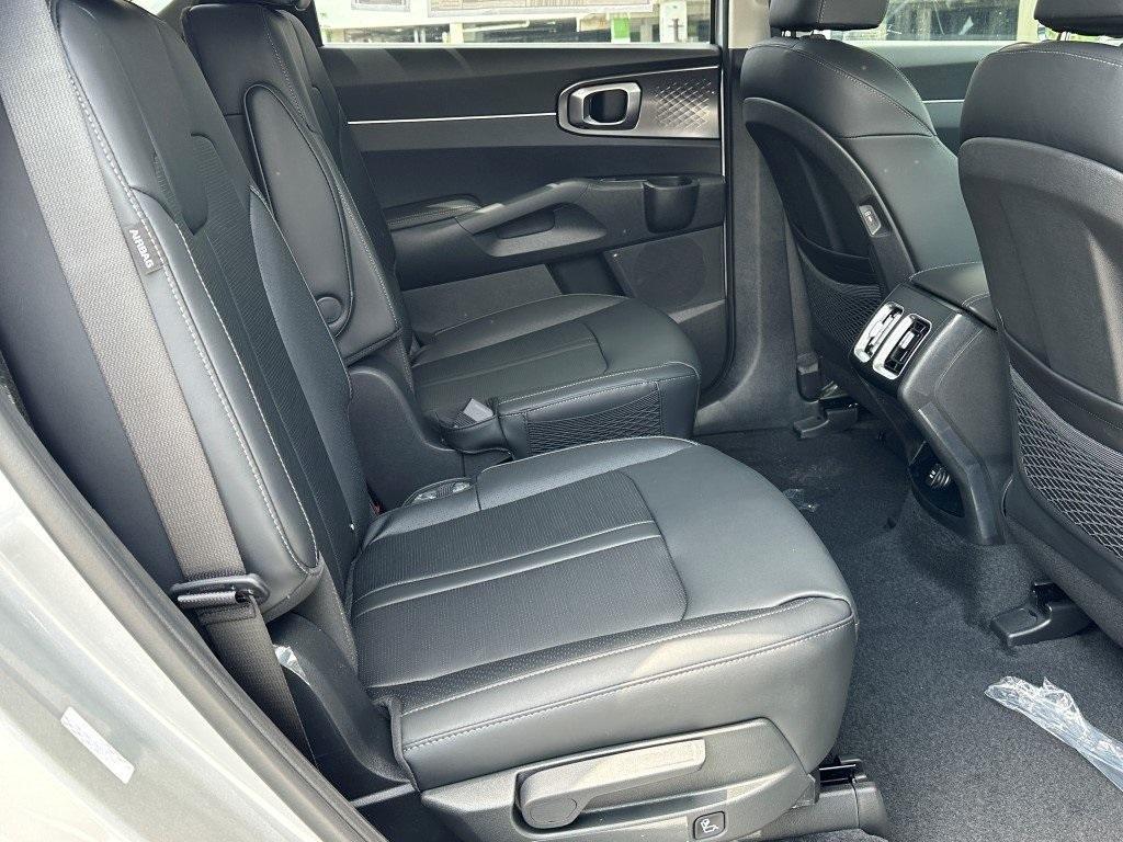 new 2025 Kia Sorento Hybrid car, priced at $37,849