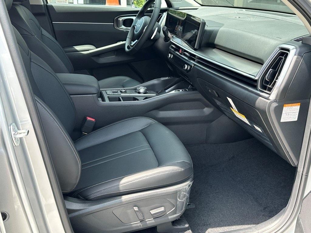 new 2025 Kia Sorento Hybrid car, priced at $37,849
