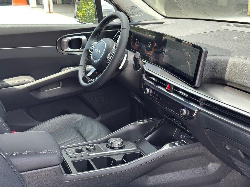 new 2025 Kia Sorento Hybrid car, priced at $37,849