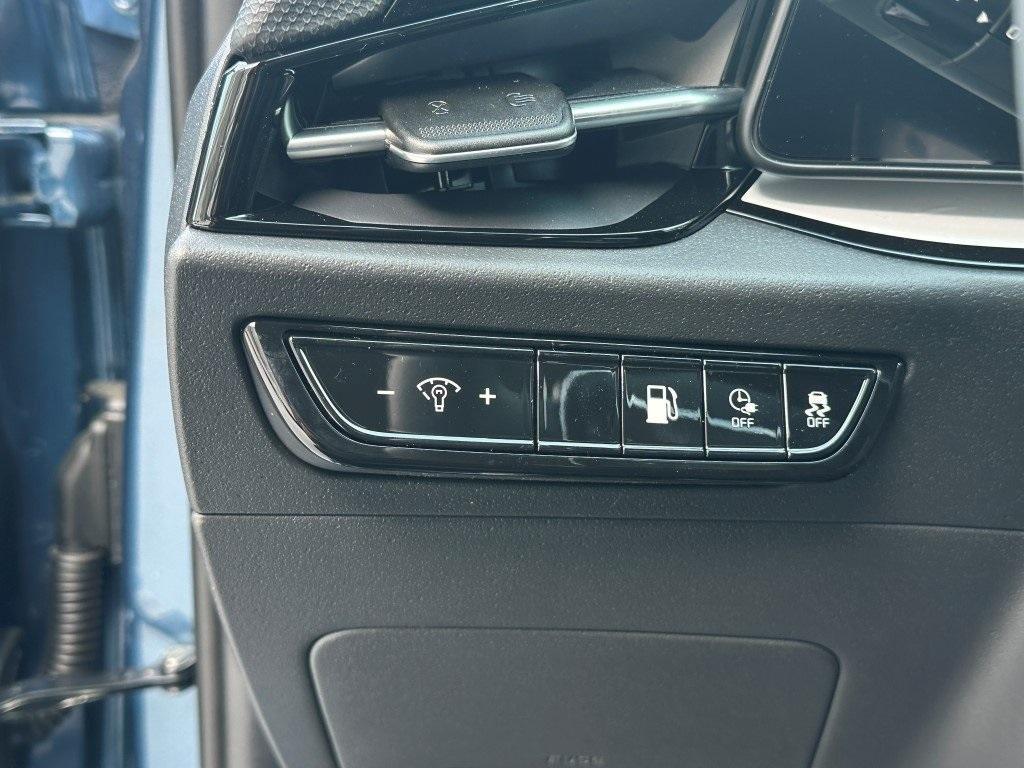 new 2025 Kia Niro Plug-In Hybrid car, priced at $36,938