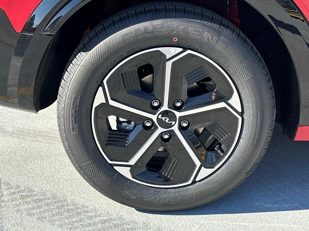 new 2025 Kia Niro car, priced at $33,036