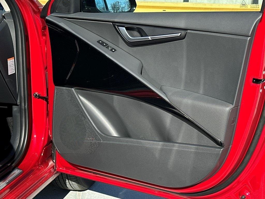 new 2025 Kia Niro car, priced at $33,036