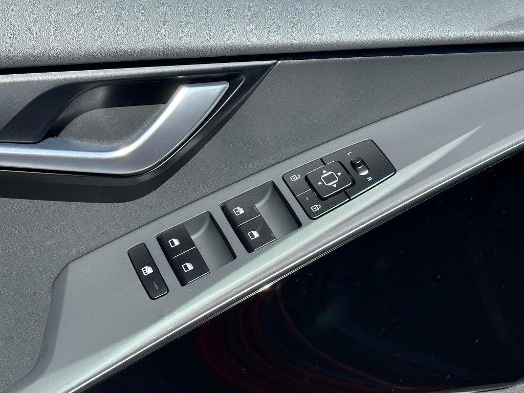 new 2025 Kia Niro EV car, priced at $33,715