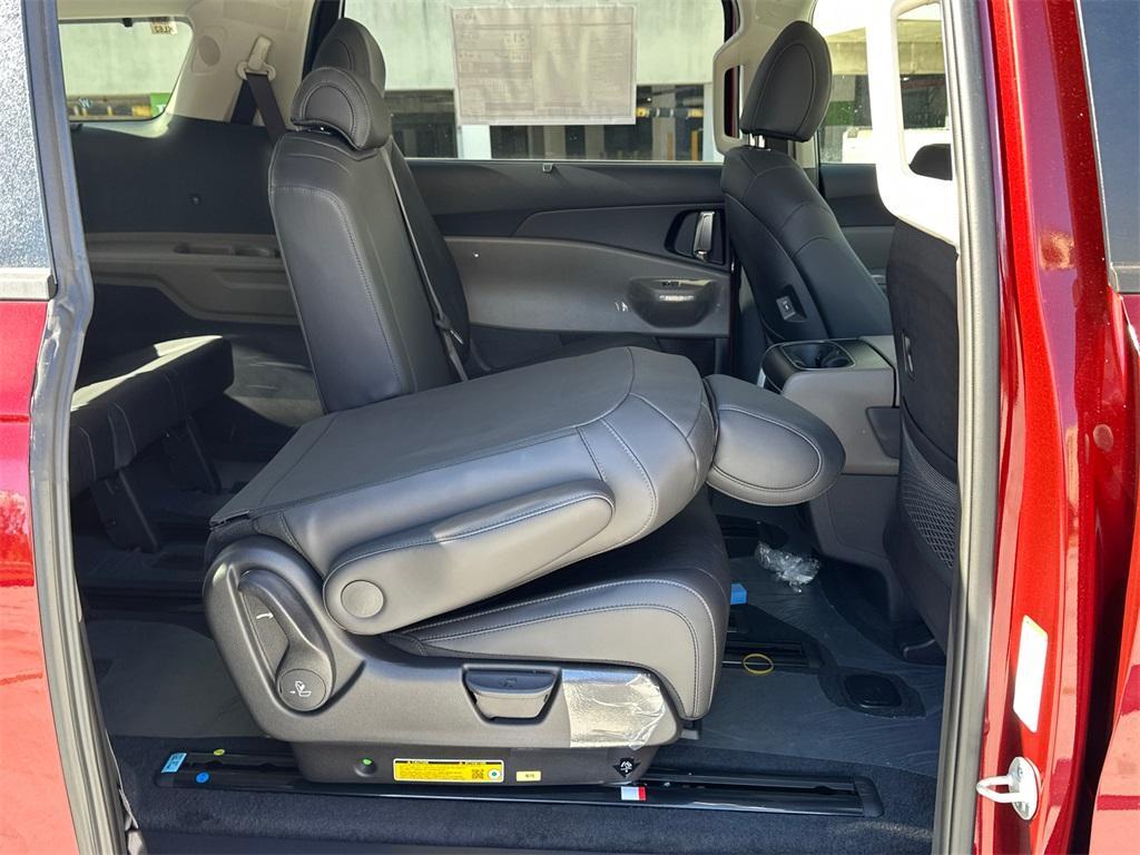 new 2026 Kia Carnival car, priced at $39,959