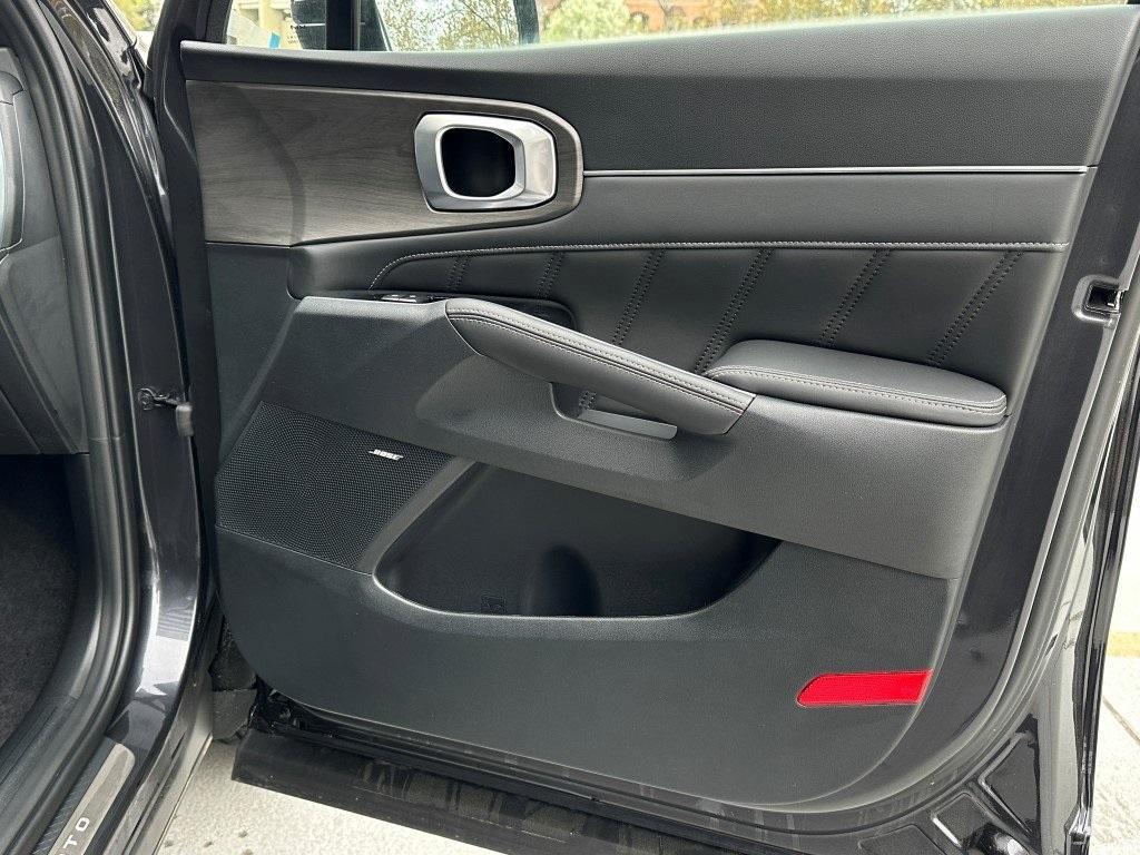 new 2025 Kia Sorento car, priced at $44,087