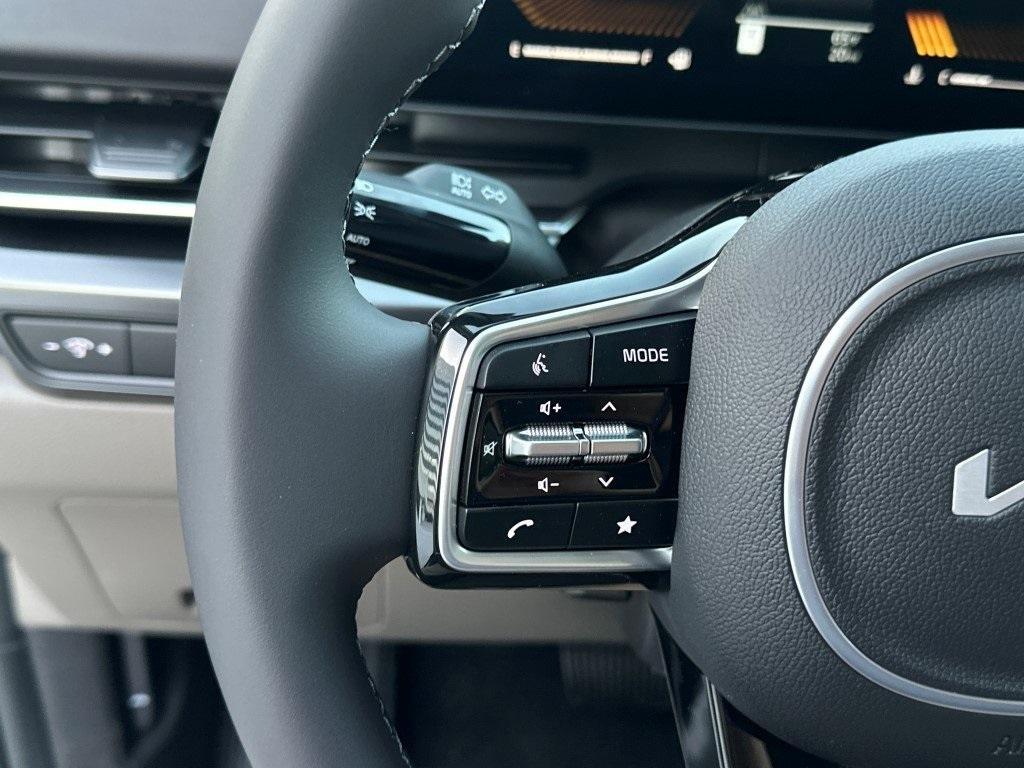 new 2025 Kia Carnival car, priced at $40,635