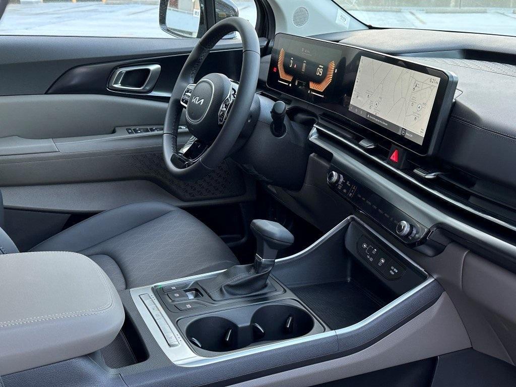 new 2025 Kia Carnival car, priced at $40,635