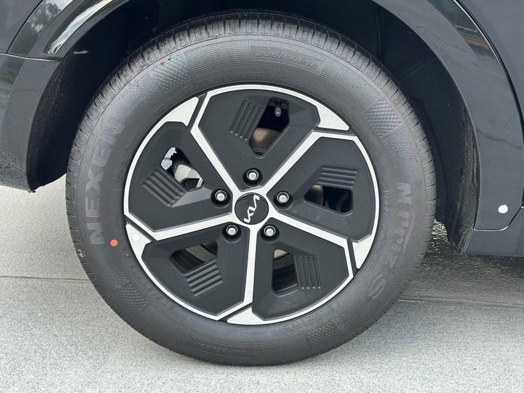 new 2025 Kia Niro car, priced at $30,707