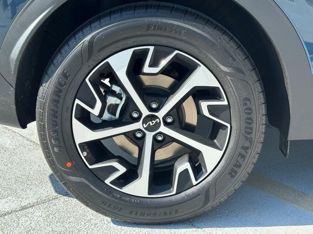 new 2025 Kia Sportage Hybrid car, priced at $34,001