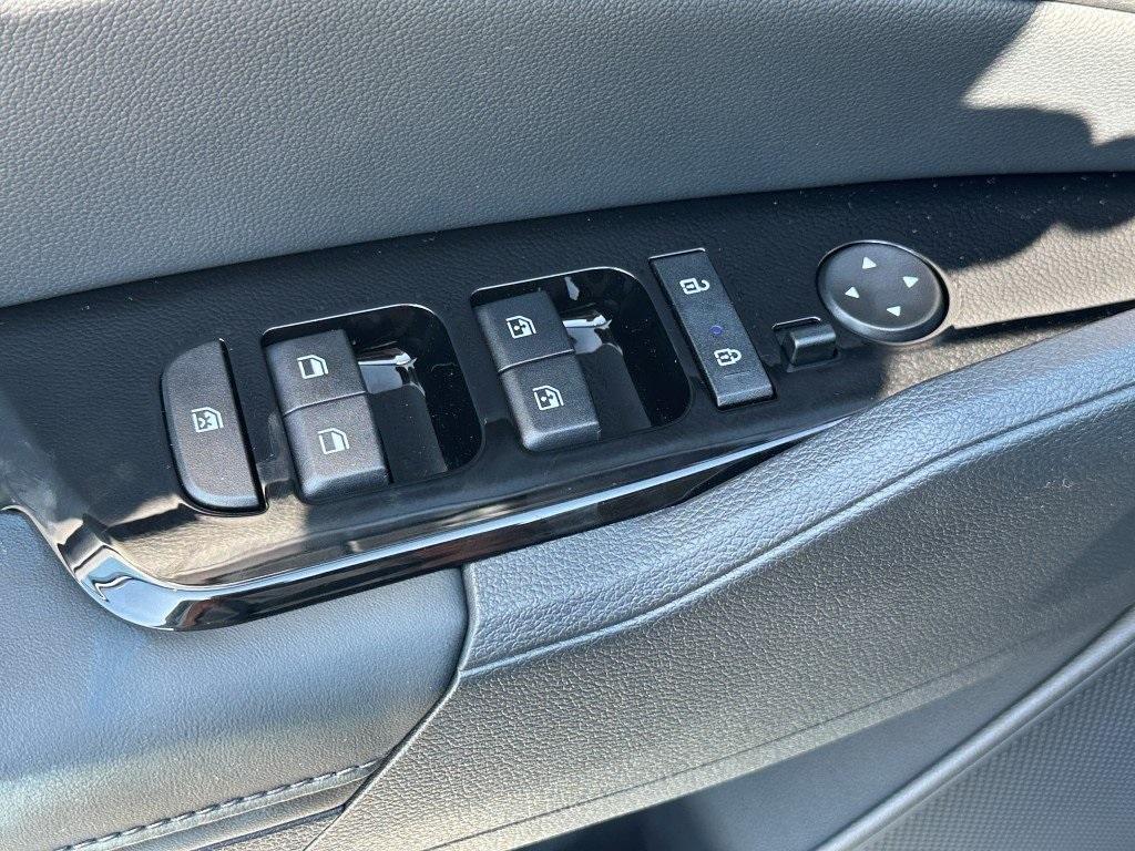 new 2025 Kia Sportage Hybrid car, priced at $34,001