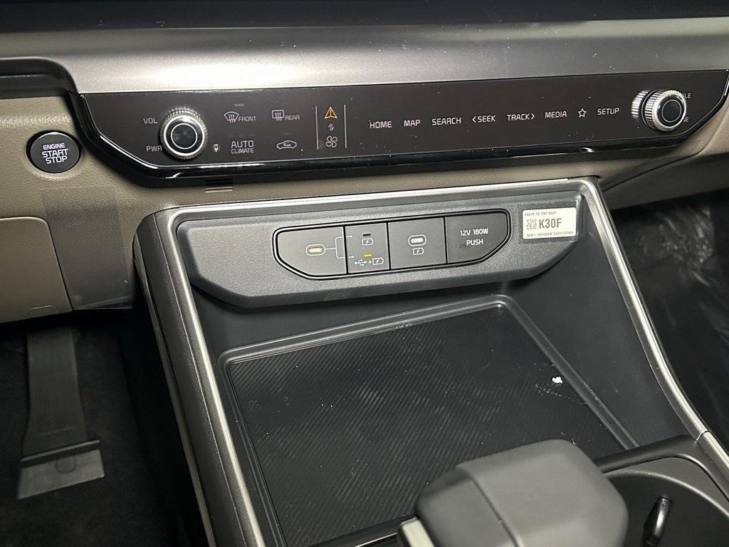 new 2025 Kia Carnival car, priced at $40,635