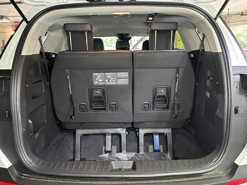 new 2025 Kia Carnival car, priced at $40,635