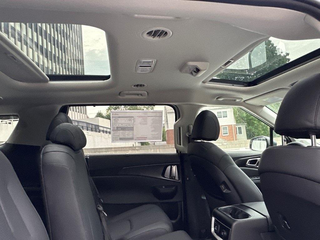 new 2025 Kia Carnival Hybrid car, priced at $52,986